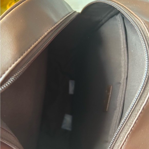 Crossi  Backpack - Picture 4 of 8